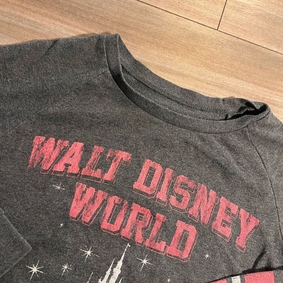 Walt Disney World Grey Longsleeve Shirt Women Small Bin N-16 - Picture 2 of 4
